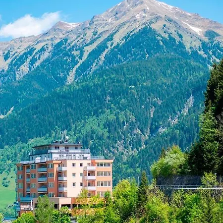 Panorama & Kaiser Franz Josef I Im Schillerhof *