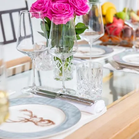 Panorama & Kaiser Franz Josef I Im Schiller Apartment *